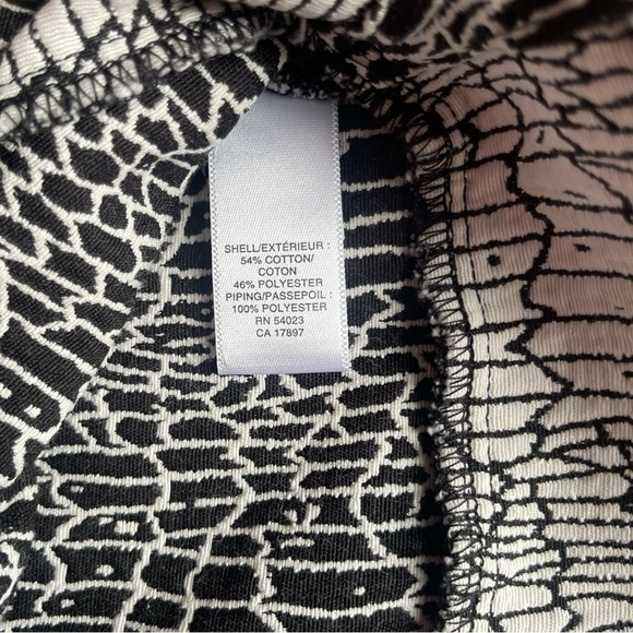 Banana Republic Ivory & Black Sleeveless Structured Tank Top Size 12 Snake Print - Picture 6 of 9